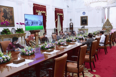 Menteri Investasi/Kepala Badan Koordinasi Penanaman Modal Bahlil Lahadalia memberikan keterangan usai bertemu Presiden Joko Widodo di Istana Merdeka.