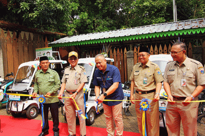 Peringatan Hari Pengurangan Emisi CO2 dan Peresmian Electrifying Lifestyle Setu Babakan, Jakarta, Selasa (31/1/2023).