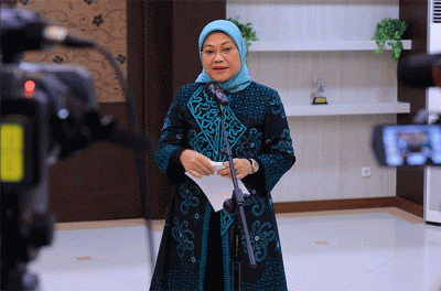 Menaker Ida Fauziyah menerima kunjungan kehormatan Menteri Dalam Negeri Malaysia, Dato’ Seri Saifuddin Nasution bin Ismail, di Kantor Kemnaker.