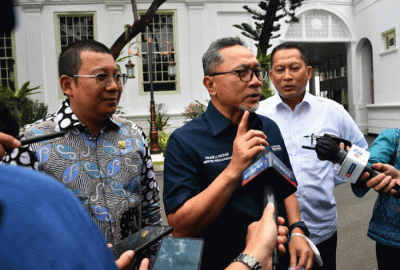 Menteri Perdagangan Zulkifli Hasan memberikan keterangan usai mengikuti rapat yang dipimpin oleh Presiden Joko Widodo di Istana Merdeka, Jakarta.