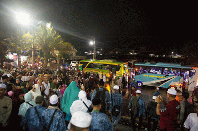 Jhonlin Group (JG) kembali memberangkatkan secara gratis ratusan jamaah umrah warga Kabupaten Tanah Bumbu dan Kabupaten Kotabaru Kalimantan Selatan.