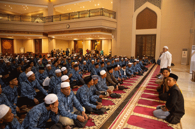 Jhonlin Group (JG) kembali memberangkatkan secara gratis ratusan jamaah umrah warga Kabupaten Tanah Bumbu dan Kabupaten Kotabaru Kalimantan Selatan.