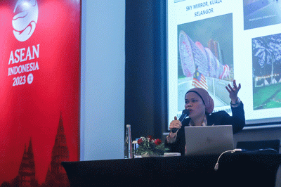 Deputy Director Tourism Malaysia Jakarta, Haryanty Abu Bakar memberikan pemaparan saat NTO's Media Briefing dalam ASEAN Tourism Forum (ATF) 2023.