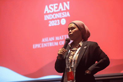 Deputy Director Tourism Malaysia Jakarta, Haryanty Abu Bakar memberikan pemaparan saat NTO's Media Briefing dalam ASEAN Tourism Forum (ATF) 2023.