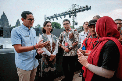 Menteri Pariwisata dan Ekonomi Kreatif Sandiaga Salahuddin Uno mengunjungi Candi Prambanan, Kabupaten Sleman, Yogyakarta, Kamis (2/2/2023).