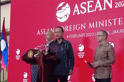 Menteri Luar Negeri Indonesia Retno Marsudi mengatakan negara-negara ASEAN lainnya mendukung upaya Indonesia untuk mengatasi isu Myanmar.