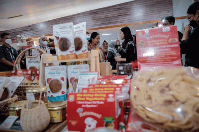 Wakil Menteri Pariwisata dan Ekonomi Kreatif (Wamenparekraf) Angela Tanoesoedibjo berkesempatan mengunjungi Travel Exchange (TRAVEX).