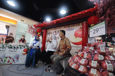 Hero Supermarket berkolaborasi dengan PT Ways Trading Indonesia menghadirkan produk jus asal Cheongsong Korea.