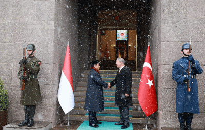 Menteri Pertahanan Prabowo Subianto melaksanakan pertemuan dengan Menteri Pertahanan Nasional Republik Turki Hulusi Akar, di Bakanlıklar, Ankara, Turki.
