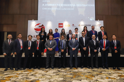 Wamenparekraf Angela Tanoesoedibjo memberikan sambutan saat menghadiri Business Luncheon hosted by CNN di Marriott Hotel, D.I Yogyakarta, Sabtu (4/2/2023).
