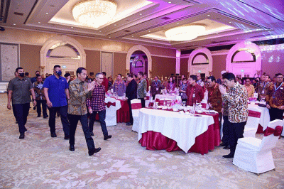 Presiden Joko Widodo memberikan sambutannya saat menghadiri Pertemuan Tahunan Industri Jasa Keuangan (PTIJK) Tahun 2023 di Hotel Shangri-La, Jakarta.