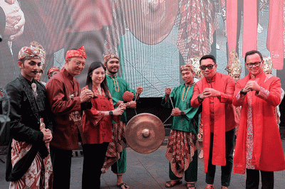 Wakil Menteri Pariwisata dan Ekonomi Kreatif (Wamenparekraf) Angela Tanoesoedibjo mengapresiasi penyelenggaraan peringatan Cap Go Meh 2023 di Bogor, Jawa Barat.