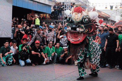 Wakil Menteri Pariwisata dan Ekonomi Kreatif (Wamenparekraf) Angela Tanoesoedibjo mengapresiasi penyelenggaraan peringatan Cap Go Meh 2023 di Bogor, Jawa Barat.