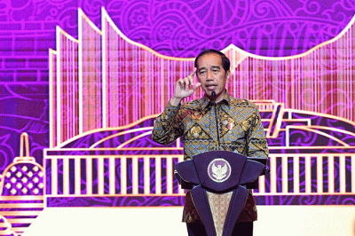 Presiden Joko Widodo menghadiri Pertemuan Tahunan Industri Jasa Keuangan (PTIJK) Tahun 2023 di Hotel Shangri-La, Jakarta, Senin (6/2/2023).
