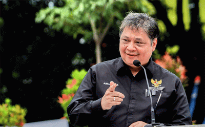 Menteri Koordinator Bidang Perekonomian Airlangga Hartarto meresmikan Kawasan Sains dan Teknologi, Solo Technopark, di Surakarta, Senin (6/2/2023).