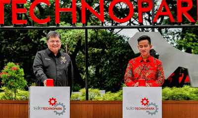 Menteri Koordinator Bidang Perekonomian Airlangga Hartarto meresmikan Kawasan Sains dan Teknologi, Solo Technopark, di Surakarta, Senin (6/2/2023).