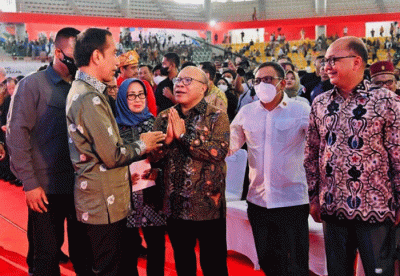 Presiden Joko Widodo memberikan sambutannya pada Puncak Peringatan Hari Pers Nasional Tahun 2023 di Gedung Serbaguna Pemerintah Provinsi Sumatra Utara.