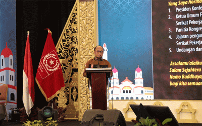 Sekretaris Jenderal Kementerian Ketenagakerjaan, Anwar Sanusi memberikan paparannya saat membuka Kongres III SP BUMN di Semarang, Rabu (8/2/2023).
