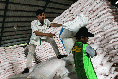 Direktur Pemasaran Pupuk Indonesia, Gusrizal mengatakan bahwa stok pupuk subsidi tersebut terdiri dari pupuk urea sebesar 309.869 ton dan NPK sebesar 303.269.