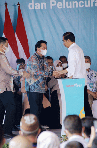 Peluncuran Kartu Tani Digital dan KUR BSI di Lapangan Komplek PIM, Kecamatan Dewantara, Kabupaten Aceh Utara, Provinsi Aceh, Jumat (10/2/2023).