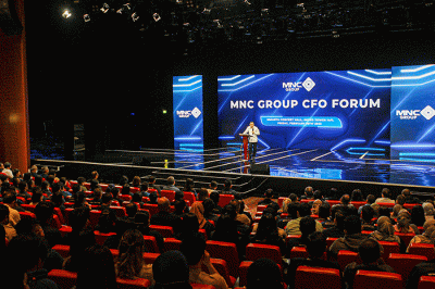 Executive Chairman MNC Group Hary Tanoesoedibjo saat memberikan arahan kepada karyawan MNC Group dalam acara CFO Media Group Forum di Jakarta.