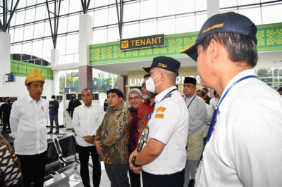 Presiden Joko Widodo meresmikan dua terminal di Provinsi Sumatra Utara (Sumut), di Terminal Amplas, Kota Medan, Kamis (9/2/2023).