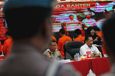 Rilis kasus dugaan penyimpangan distribusi beras impor milik Bulog di Polda Banten, Serang, Banten, Jumat (10/2/2023).