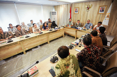 Wakil Ketua DPR RI Sufmi Dasco menerima audiensi para korban Meikarta di Gedung Nusantara III, Gedung DPR, Jakarta, Jumat (10/2/2023).