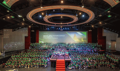 Manulife Indonesia merayakan pencapaian tahun 2022 melalui Agency Kick Off yang pertama kalinya di luar negeri bersama hampir 700 tenaga pemasar.