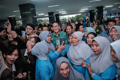 Menparekraf Sandiaga Salahuddin Uno saat meninjau Poltekpar Makassar, Sulawesi Selatan, Sabtu (11/2/2023).