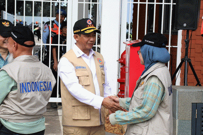 Kepala BNPB Letjen TNI Suharyanto memimpin pelepasan bantuan kemanusiaan Indonesia tahap kedua menuju Turkiye di Lanud Halim Perdanakusuma, Jakarta.