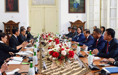 Presiden Joko Widodo menggelar pertemuan bilateral dengan Perdana Menteri (PM) Republik Demokratik Timor Leste, Taur Matan Ruak.