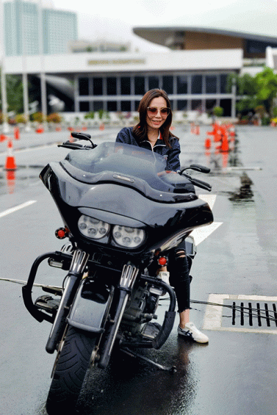 Para Peserta berbagai komunitas di kalangan sepeda motor besar mengikuti Safety & Skill Couching dan Contest Gymkhana & Rodeo di Kompleks Parlemen.