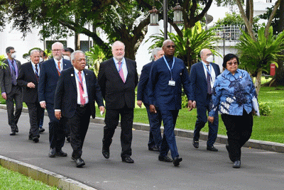 Presiden Joko Widodo menerima Presiden World Water Council, Loic Fauchon, dan delegasi di Istana Merdeka, Jakarta, Rabu  (15/2/2023).