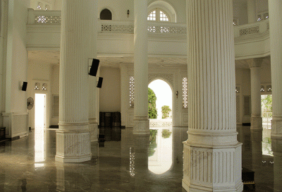 Suasana Masjid Ramlie Musofa di Jalan Danau Sunter Raya, Sunter Agung, Jakarta Utara, Rabu (15/2/2023).