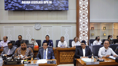 Rapat Kerja antara Badan Legislasi DPR RI dan Pemerintah di Jakarta, Rabu (15/2/2023).