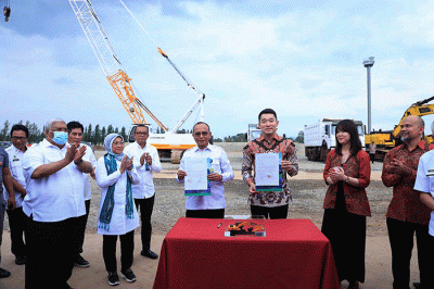 Menaker Ida Fauziyah melakukan kunjungan lapangan ke Kawasan Industri PT Virtue Dragon Nickel Industry (VDNI) dan PT Obsidian Stainless Steel (OSS).