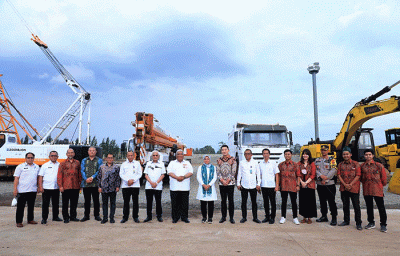Menaker Ida Fauziyah melakukan kunjungan lapangan ke Kawasan Industri PT Virtue Dragon Nickel Industry (VDNI) dan PT Obsidian Stainless Steel (OSS).