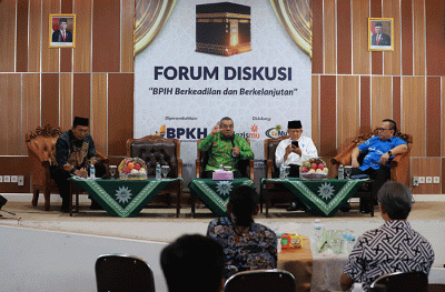 Diskusi publik mengenai biaya haji 2023 di PP Muhamadiyah, Menteng, Jakarta Pusat, Jumat (17/2/2023).