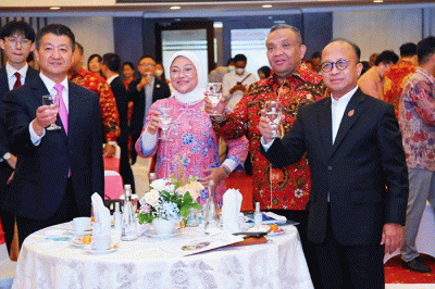 Menteri Ketenagakerjaan Ida Fauziyah menerima Kunjungan Kehormatan Duta Besar RRT, Lu Kang, di Kantor Kemnaker Jakarta, Senin (20/2/2023).