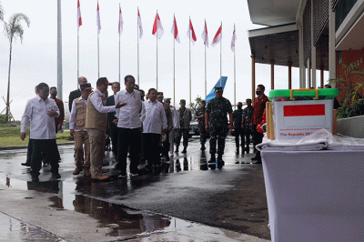 Presiden Joko Widodo secara resmi melepas bantuan kemanusiaan yang dikirimkan oleh pemerintah Indonesia untuk korban bencana gempa di Turki dan Suriah.