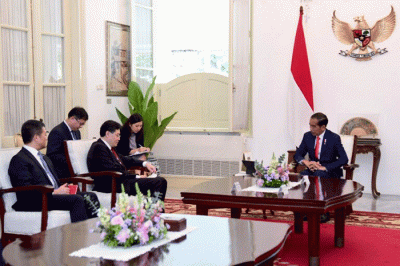 Presiden Joko Widodo menerima kunjungan kehormatan Menteri Luar Negeri (Menlu) Republik Rakyat Tiongkok (RRT) Qin Gang di Istana Merdeka Jakarta.