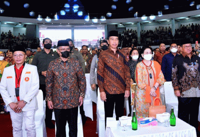 Presiden Joko Widodo memberikan paparannya saat membuka secara resmi Muktamar ke-XVIII Pengurus Pusat (PP) Pemuda Muhammadiyah.