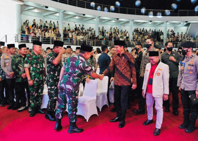 Presiden Joko Widodo memberikan paparannya saat membuka secara resmi Muktamar ke-XVIII Pengurus Pusat (PP) Pemuda Muhammadiyah.