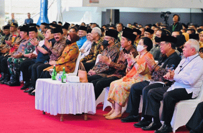 Presiden Joko Widodo memberikan paparannya saat membuka secara resmi Muktamar ke-XVIII Pengurus Pusat (PP) Pemuda Muhammadiyah.