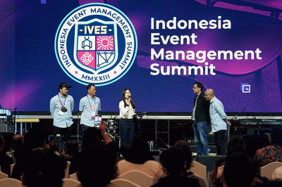Wamenparekraf Angela Tanoesoedibjo saat menghadiri acara “Indonesia Event Management Summit (IVES) 2023 di Jakarta Convention Center, Rabu (22/2/2023).