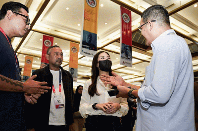 Wamenparekraf Angela Tanoesoedibjo saat menghadiri acara “Indonesia Event Management Summit (IVES) 2023 di Jakarta Convention Center, Rabu (22/2/2023).