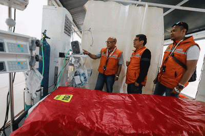 Sejumlah tenaga kesehatan memeriksa kesiapan Trauma Center untuk kegiatan F1 PowerBoat F1H20 di kawasan Danau Toba, Balige, Sumatra Utara, Kamis (23/2/2023).