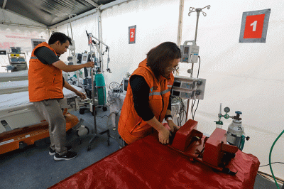Sejumlah tenaga kesehatan memeriksa kesiapan Trauma Center untuk kegiatan F1 PowerBoat F1H20 di kawasan Danau Toba, Balige, Sumatra Utara, Kamis (23/2/2023).