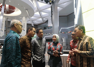 Pada hari ini telah resmi mencatatkan sahamnya untuk diperdagangkan di Papan Utama Bursa Efek Indonesia (“BEI”) dengan kode saham PGEO.
